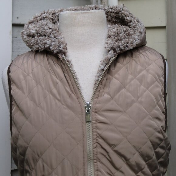 Coffee Shop Beige Reversible Teddy Fleece & Quilted Hooded Full Zip Vest SMALL - Picture 6 of 10